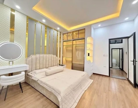 NHÀ ĐẸP PHỐ NGUYỄN LƯƠNG BẰNG QUẬN ĐỐNG ĐA 35M*5T, 20M RA PHỐ–NGÕ THÔNG–NHÀ ĐẸP Ở LUÔN GIÁ 8x TỶ