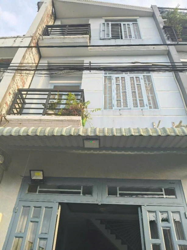 BÁN NHÀ  HXH - 3 TẦNG - NGUYỄN THỊ SÁU, Q.12 - GIÁ CHỈ  3.t