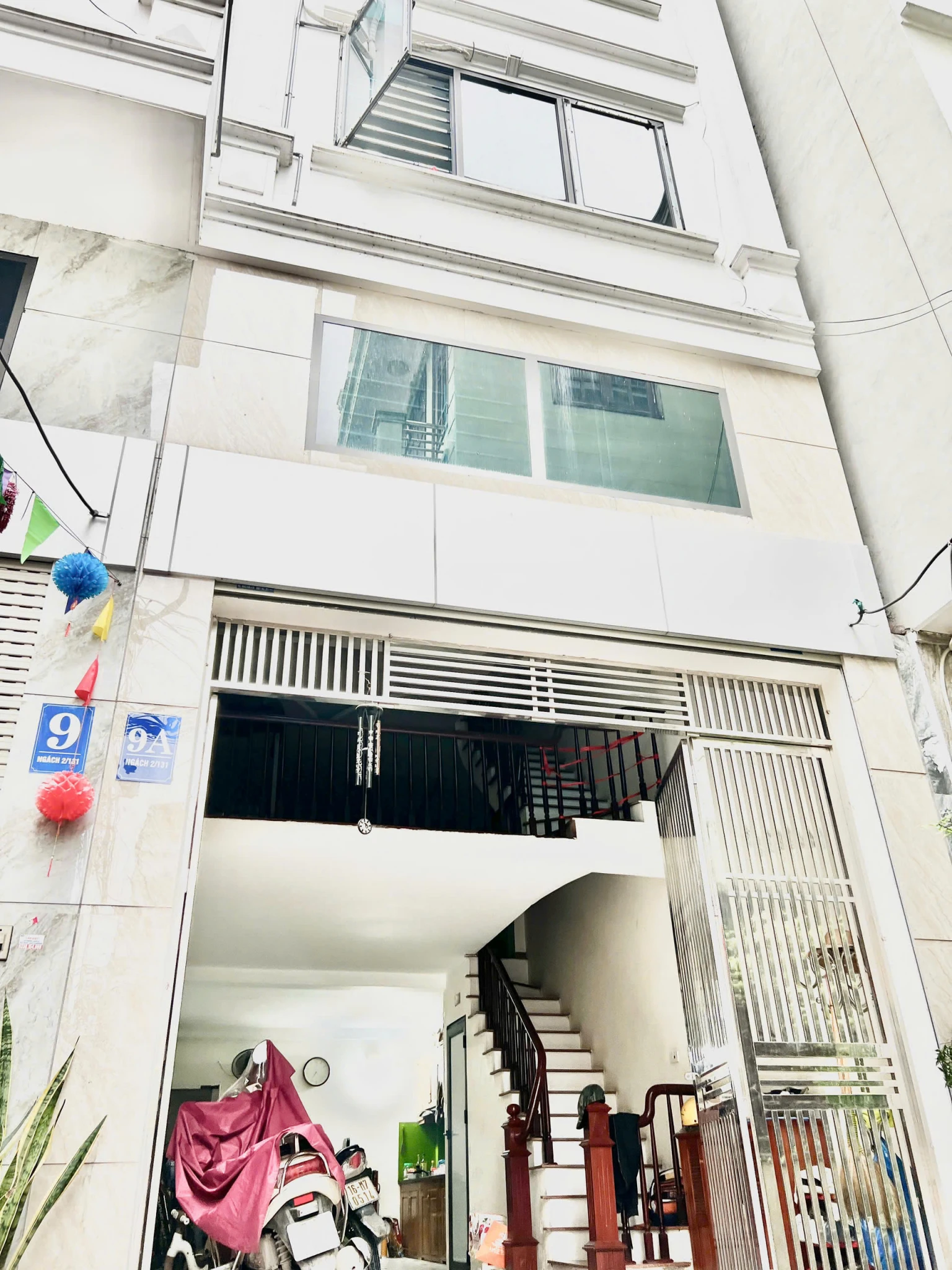 Bán nhà Bằng B Hoàng Liệt, 40.5m² x 5 tầng, ô tô 7 chỗ vào nhà, cách đường lớn 30m
