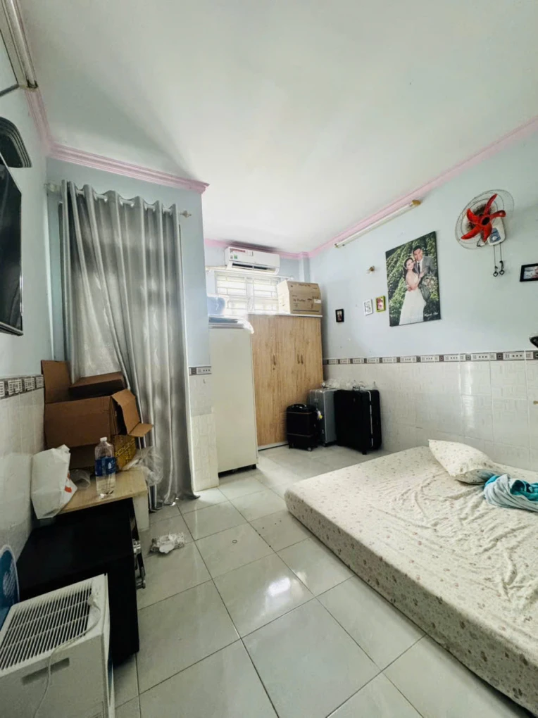 bán nhà hẻm rộng thông thoáng 
Ngang 3.6 dài 9.5 m 
Diện tích sd 136m2 có 3 tỷ