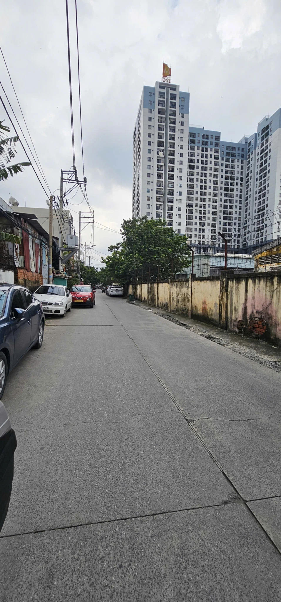 Bán miếng đất xe hơi tải 

Đường số lâm văn bền giao bế văn cấm Q7 

CÓ 6 Đ