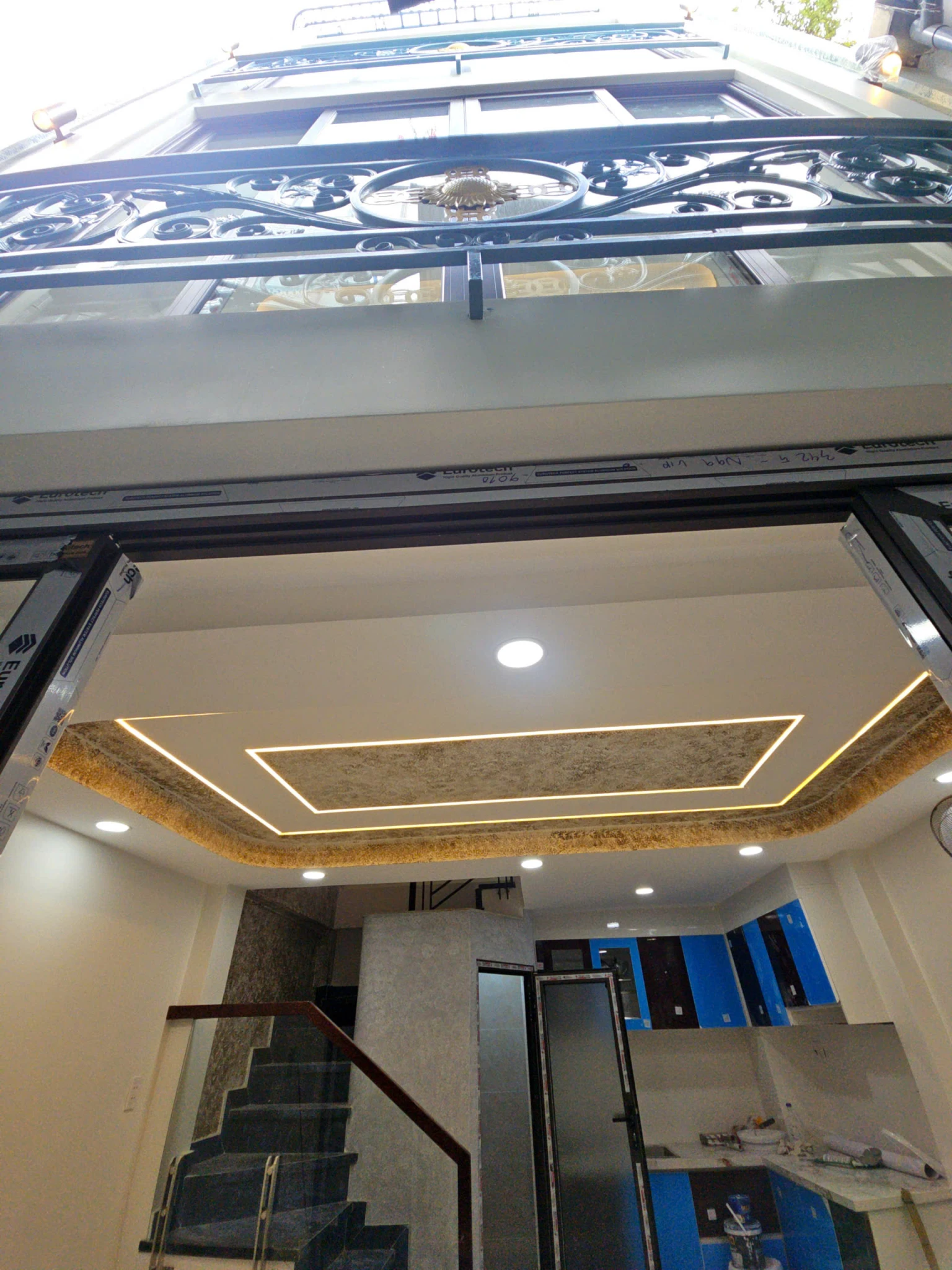 Bán nhà diện tích lớn Q4 hoàng diệu 

Ngang 4.5 dài 5 m đúc mới 4 tấm