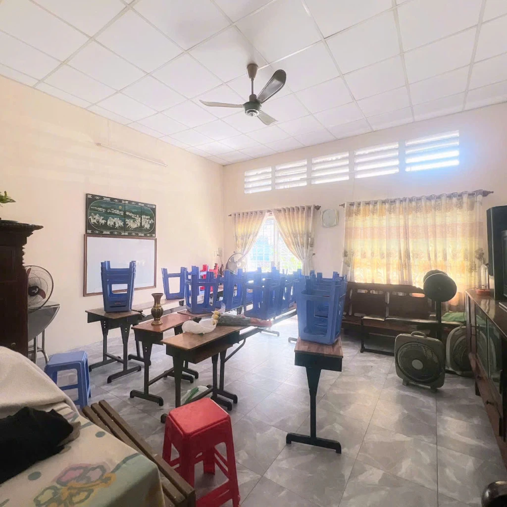 Bán nhà 2 mặt tiền kinh doanh Q4   Ngang 5.4 dài 17.5 m