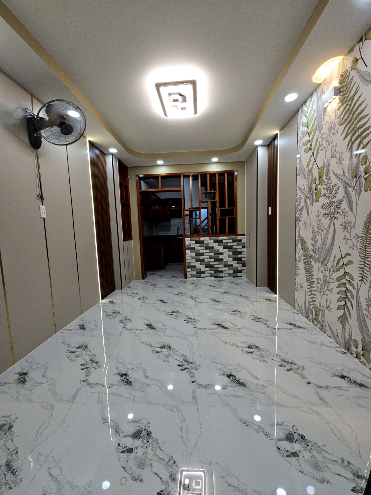 bán nhà mặt tiền XE HƠI   4 tấm Q4 CÓ 6 Đ