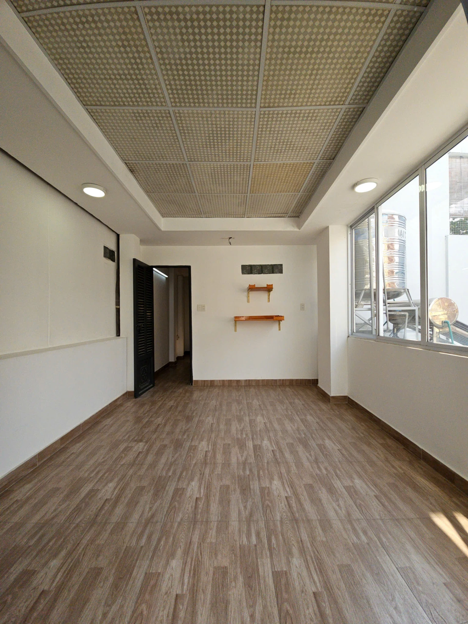 bán nhà  sát mặt tiền xe hơi trung tâm Q4 

Ngang 3.59 x16 - 4 tấm dòng tiền 21 triệu