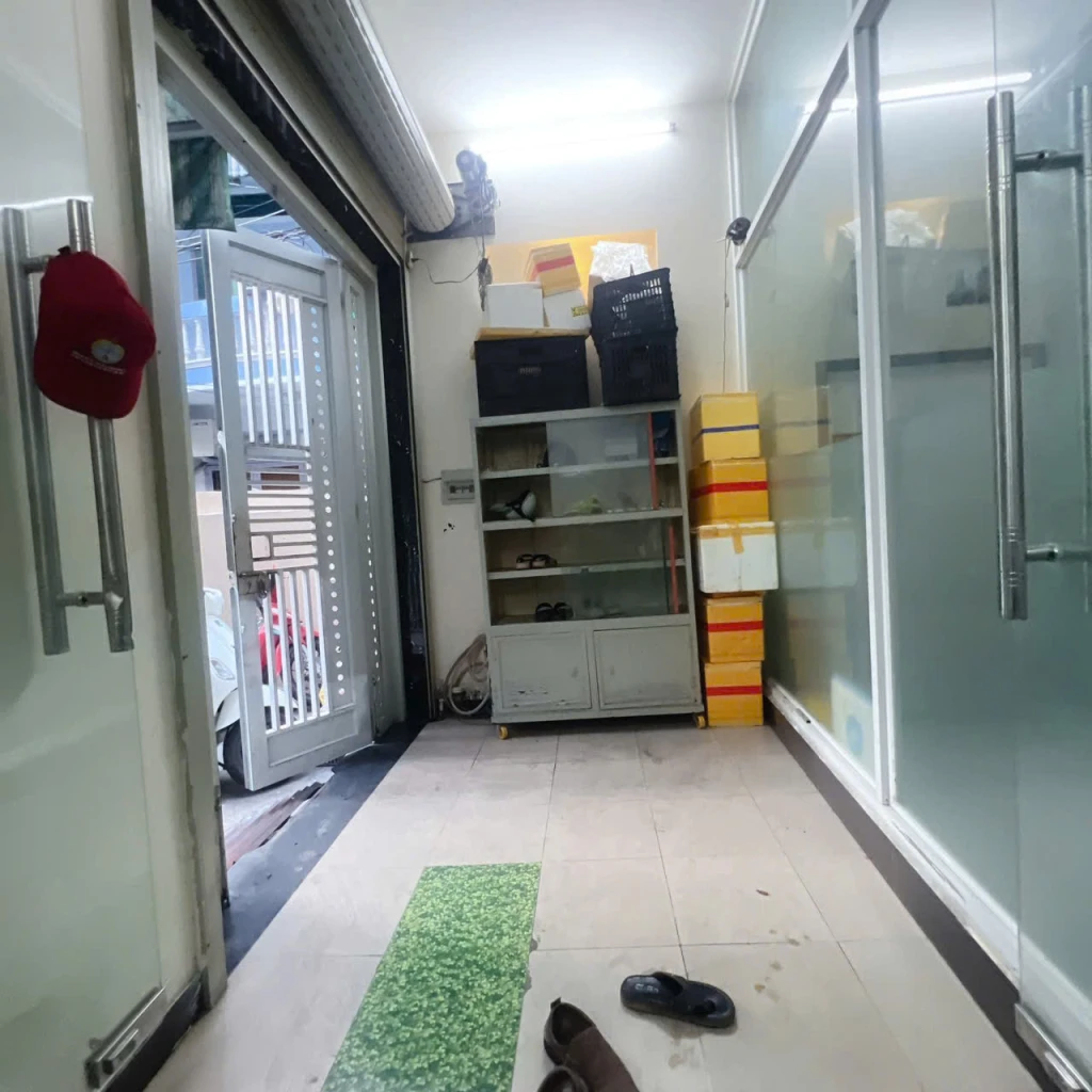 BÁN NHÀ QUẬN 4 – Khu dân cư hiện hữu 
Diện tích công nhận đủ 70 m2  - BỀ NGANG 10.5m có 6 tỷ