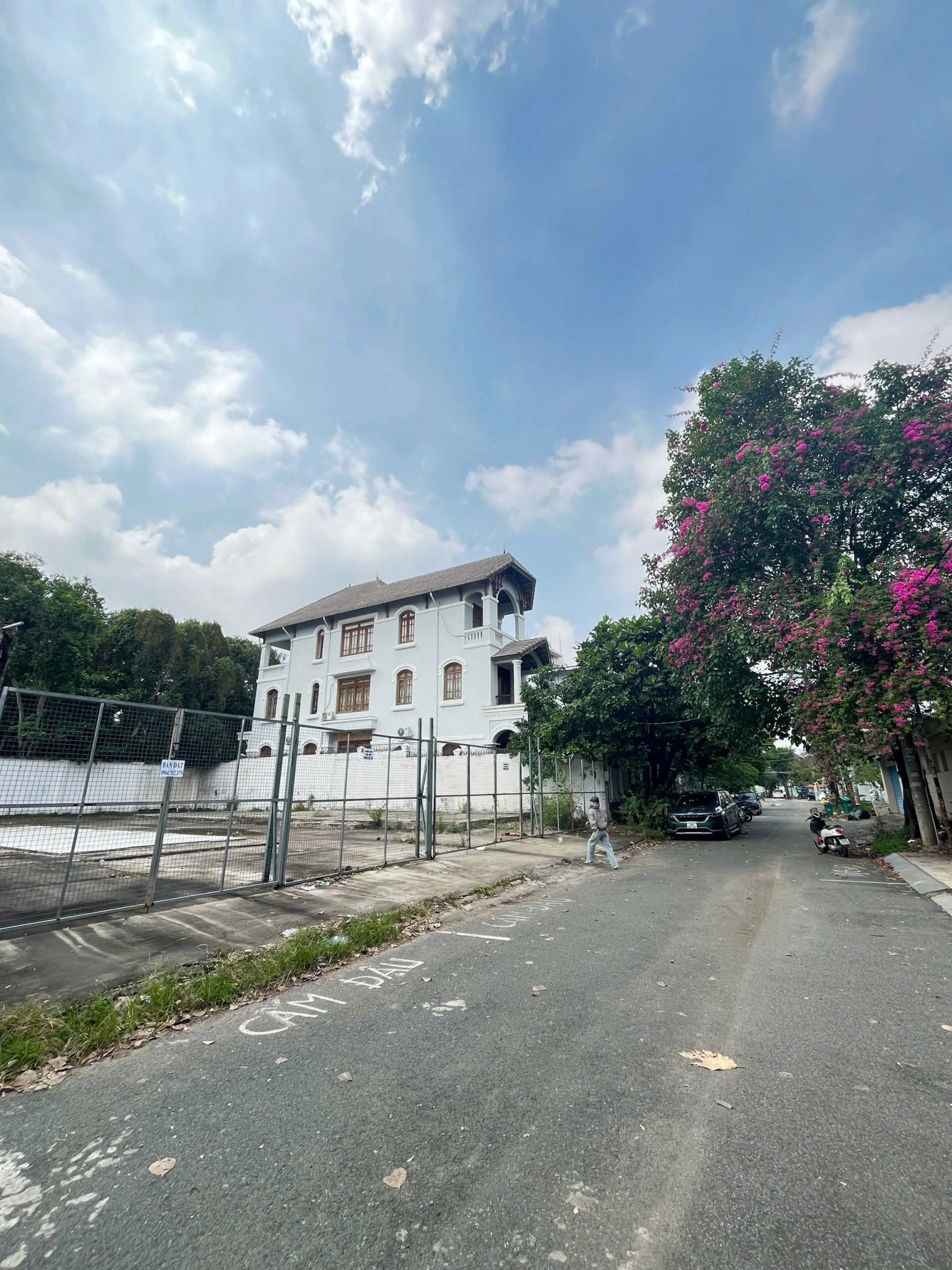 Ngộp! Bán đất ngang lớn gần Trần Não, 290m2 (10x30) 57.9 tỷ, Đường 12, Bình An