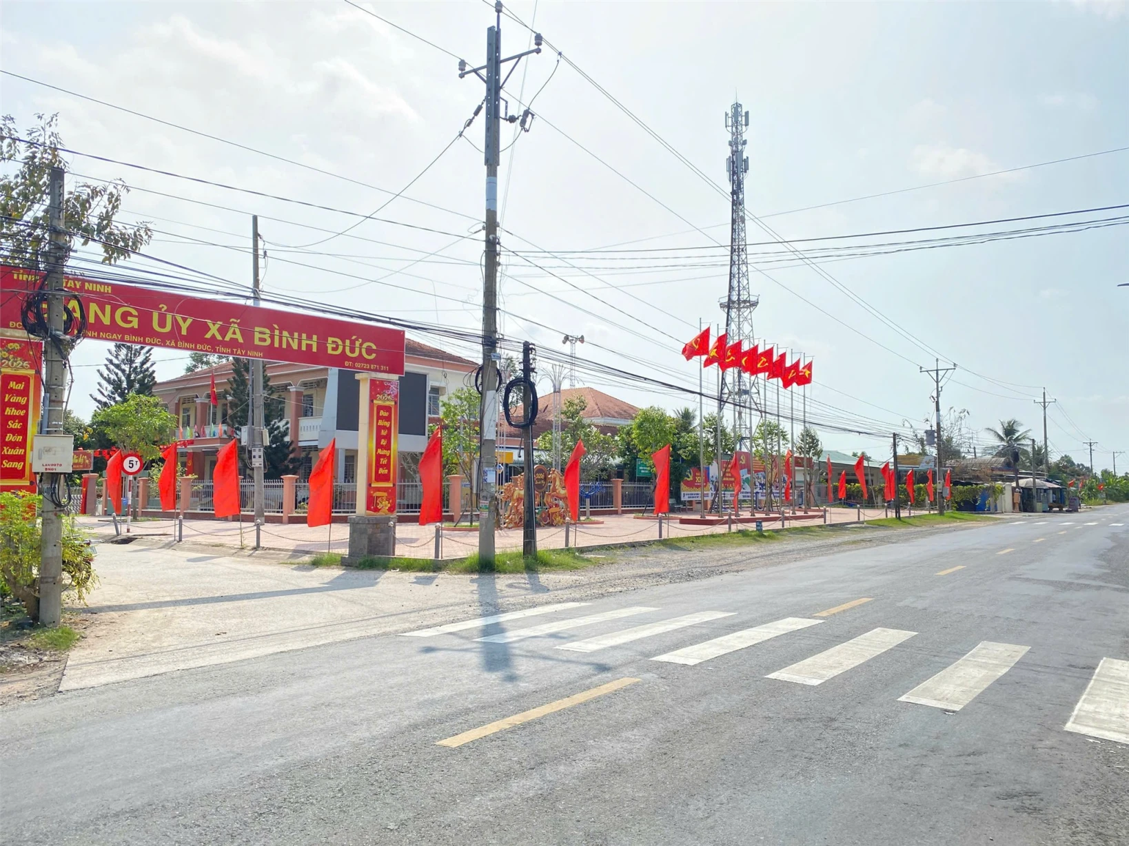 ĐẤT VỊ TRÍ ĐẸP – CHÍNH CHỦ CẦN BÁN Lô Góc 2 Mặt Tiền 483m2 FULL THỔ, Xã Bình Đức, H. Bến Lức, Long An