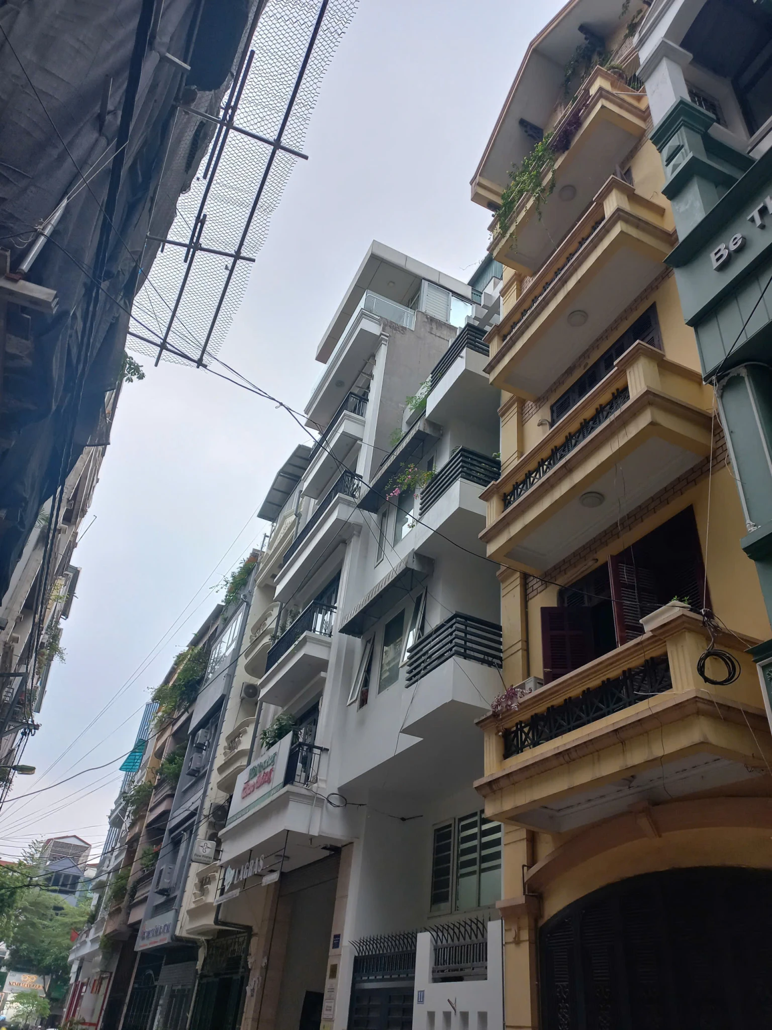 🔥 Cho thuê nhà phân lô phố Trung Kính, Vũ Phạm Hàm giá rẻ 🔥
🏡 Diện tích: 90m² giá 36tr/tháng