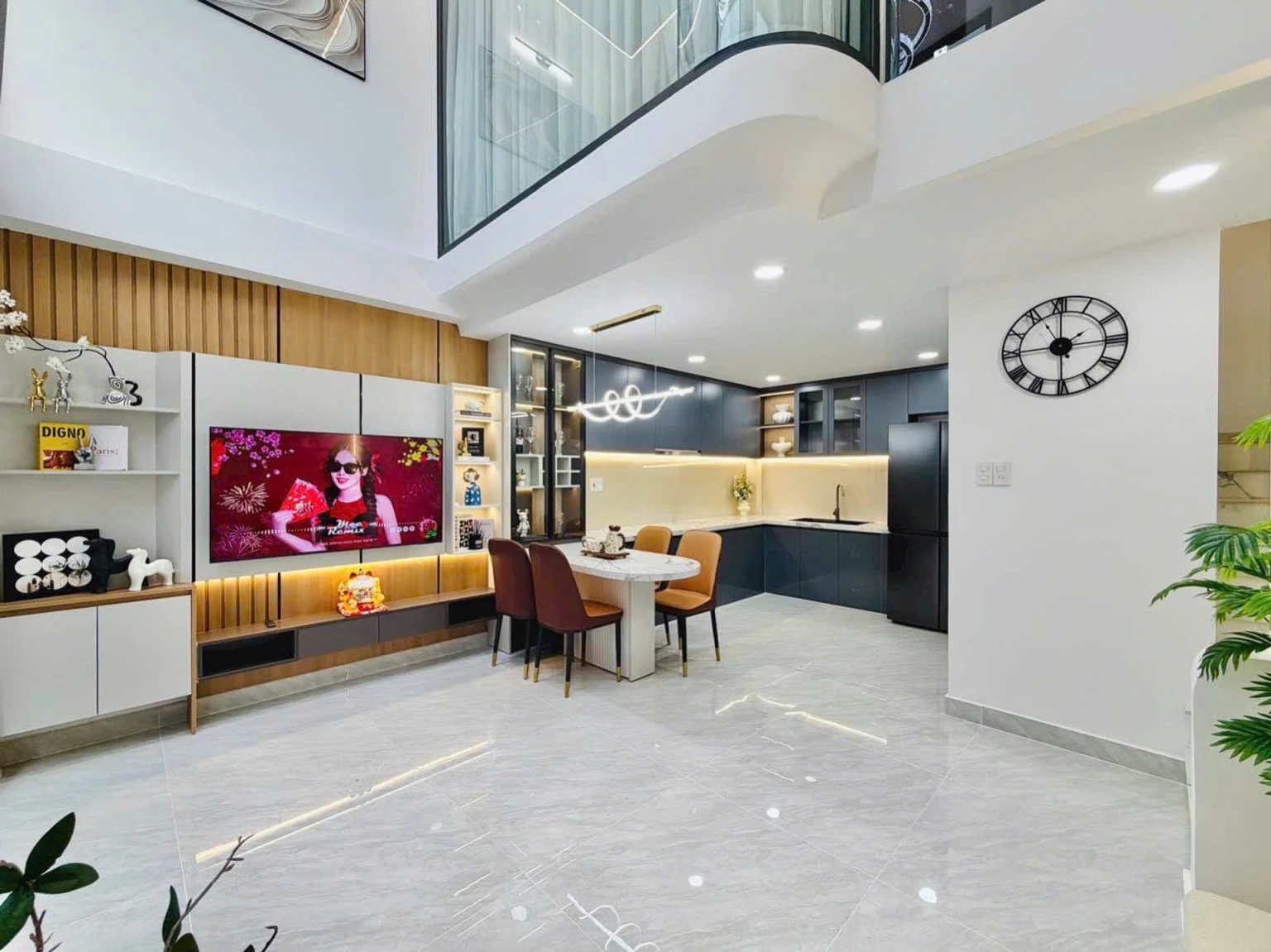 Chỉ 6tỷ nhỉnh xíu có ngay nhà gần khu Cityland, 4 tầng, DT 42m2, hẻm ô tô thông nhiều đường lớn,  tặng full nội thất