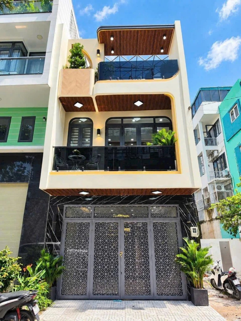 Nhà có thang máy, cạnh Phú Mỹ Hưng, vừa ở vừa mở văn phòng, dân đông, không ngập