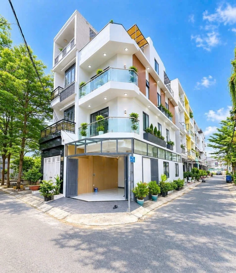 Nhà góc 2 mặt tiền, hẻm xe hơi Huỳnh Tấn Phát, tặng nội thất trong nhà, chỉ hơn 7 tỷ