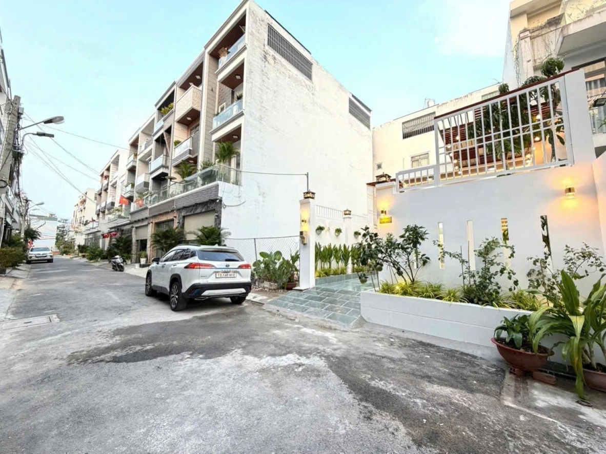 NHÀ SÂN VƯỜN 90M, HXH HUỲNH TẤN PHÁT,  PHÒNG NGỦ TẦNG TRỆT, CHỈ HƠN 5 TỶ