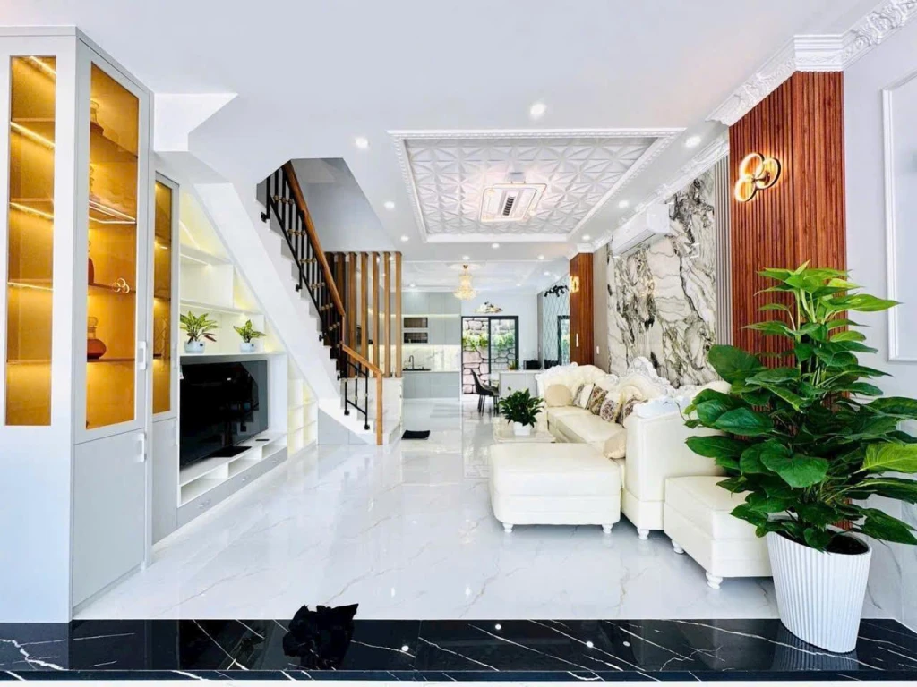 NHÀ ĐẸP MÊ LY, 4 TẦNG,  ĐÀO TÔNG NGUYÊN, XE HƠI ĐỖ CỬA, NỘI THẤT XỊN XÒ