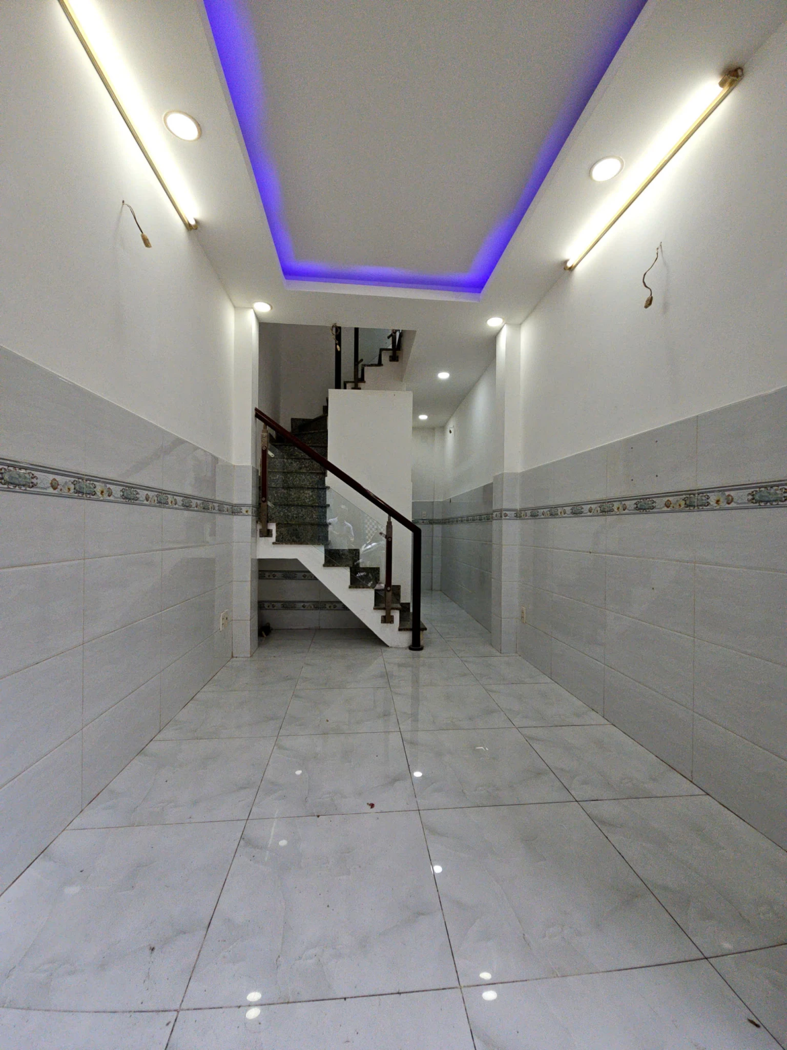Bán nhà hẻm ba gác máy sát mặt tiền q4 
Diện tích sd  63 m  bê tông 3 tấm có 3đ