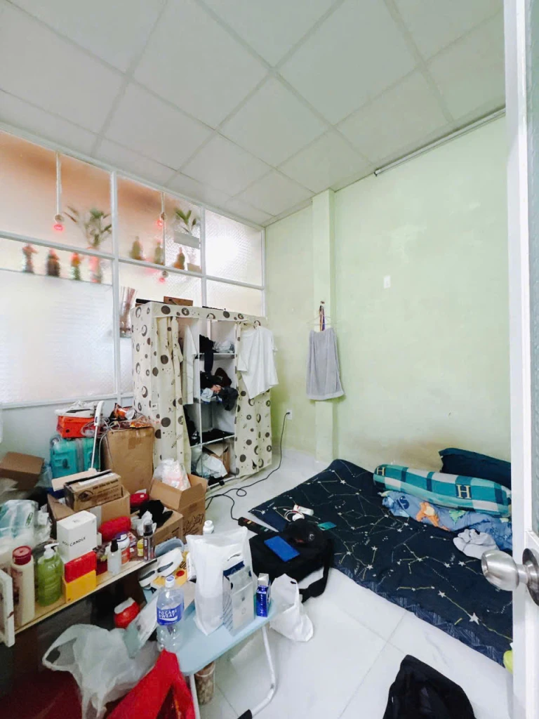 bán nhà diện tích 50 m2 SHR có 3 tê 
đúc bê tông q4 cạnh Q1