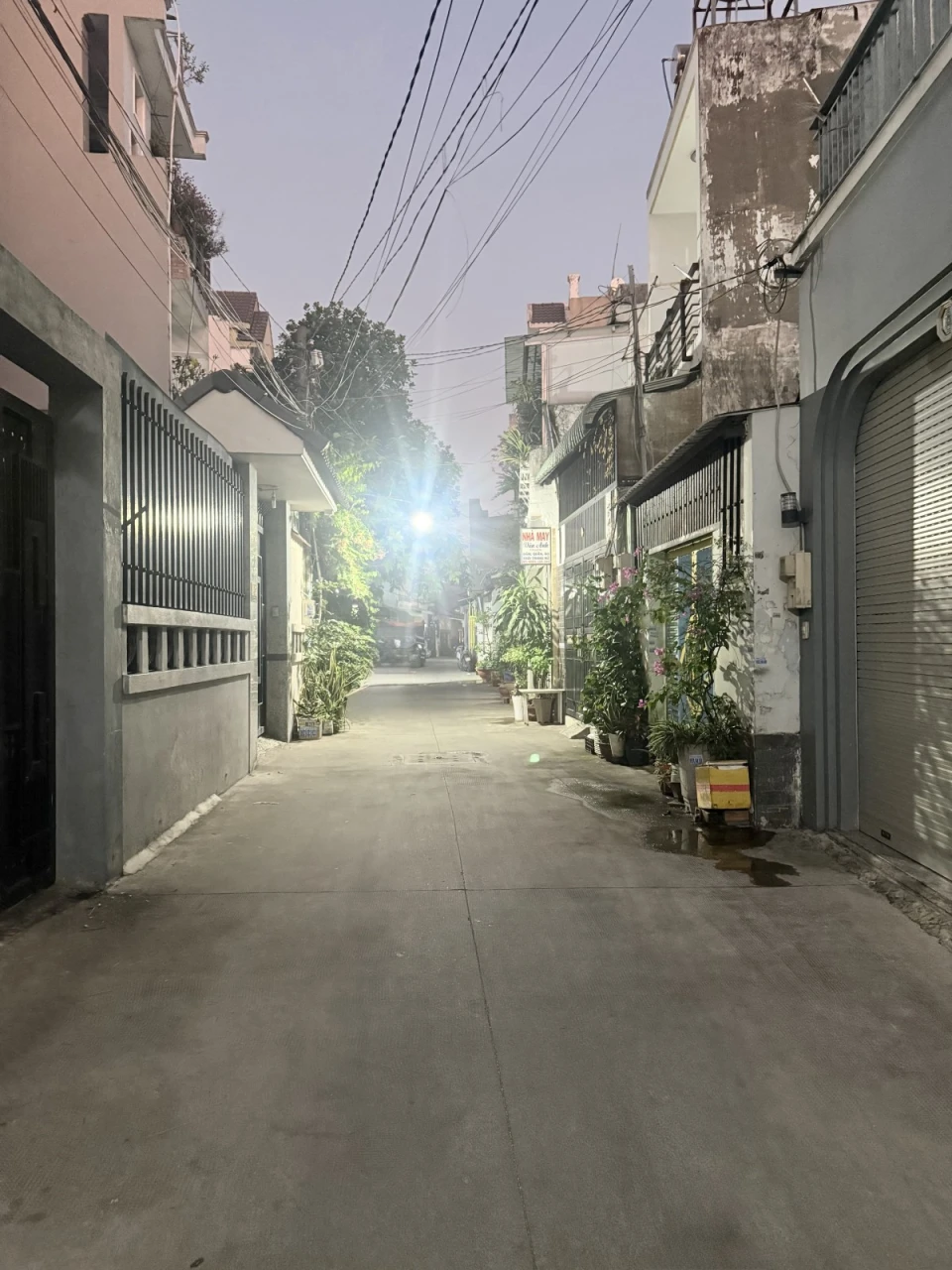 🏡 ️🚘 VỊ TRÍ HIẾM NHÀ BÁN — NHÀ 2 TẦNG CHỈ 1/ NGẮN DƯƠNG THỊ MƯỜI
GẦN BỆNH VIỆN QUẬN 12 —ÔTÔ CHỈ HƠN 4 ĐỒNG.