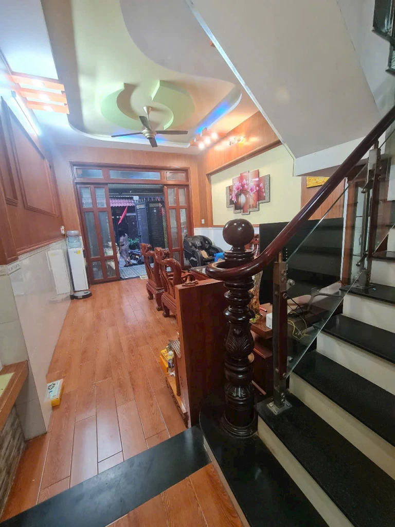 Bình Tân: Nhà 4 tầng, 64m2, 5PN, ngõ 6, sổ đỏ, giá 6.5 tỷ - Không gian sống lý tưởng, giá trị đầu tư hấp dẫn!