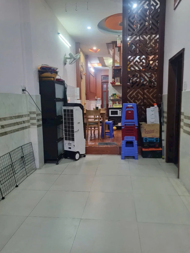Bán nhà 2 tầng, 62m2, hẻm xe hơi Sô 4, Bình Hưng Hòa B, Bình Tân: Giá 5 tỷ, sổ hồng, 2PN, 2WC. Gọi ngay 0935911385!