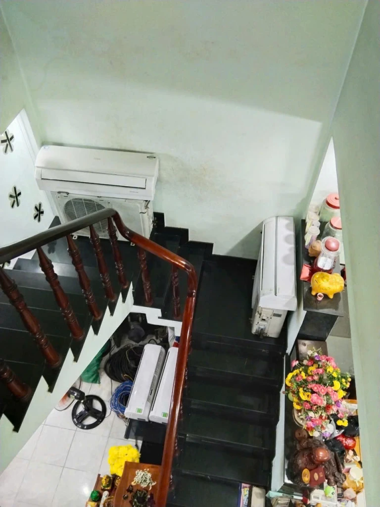 Bình Tân: Bán nhà 4 tầng, 4pn, 54m2, sổ hồng, hẻm 12, giá 5 tỷ, vị trí vàng, ở ngay! 0935911385