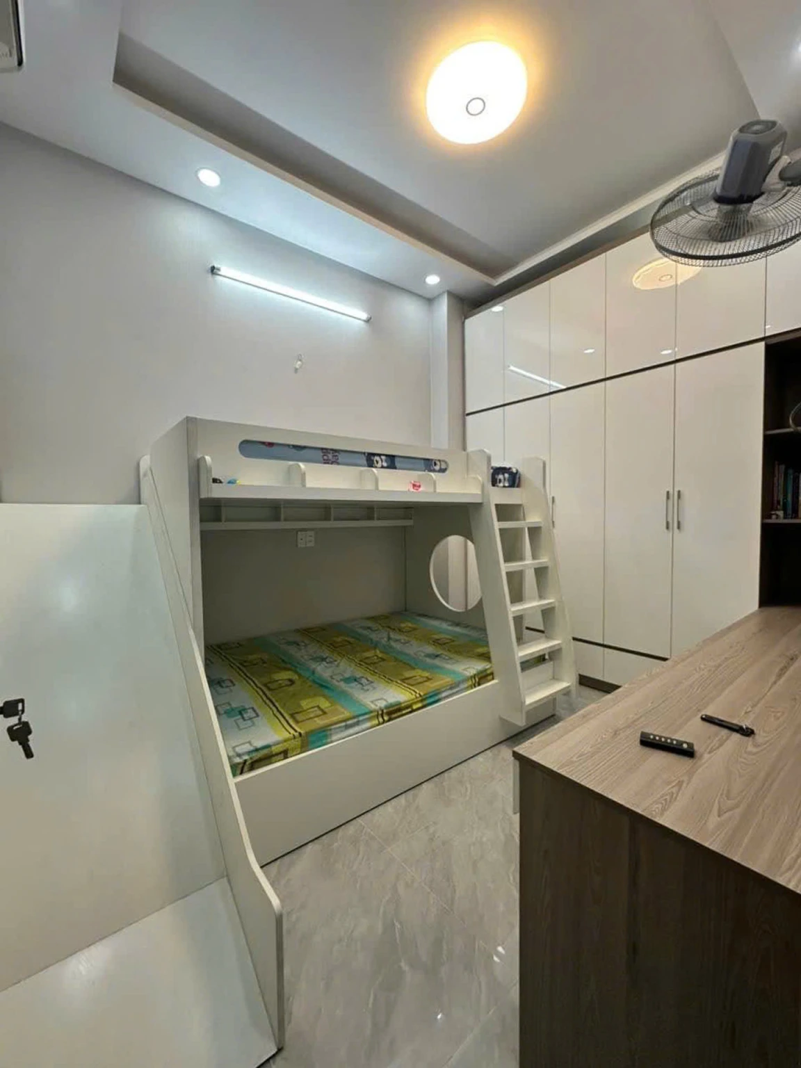 Bán nhà hẻm 435 Huỳnh Tấn Phát, Quận 7 – DT 72m², 3PN, giá tốt 7,2 tỷ