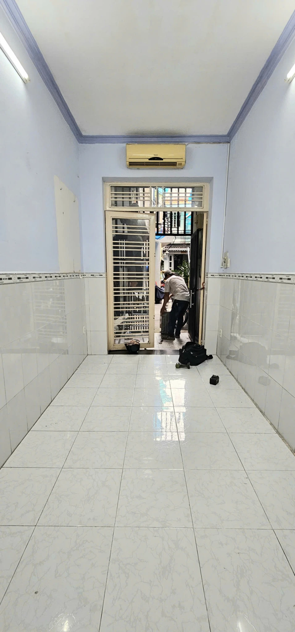 bán nhà rẻ đẹp có 2 tỷ q4 
hẻm 4m