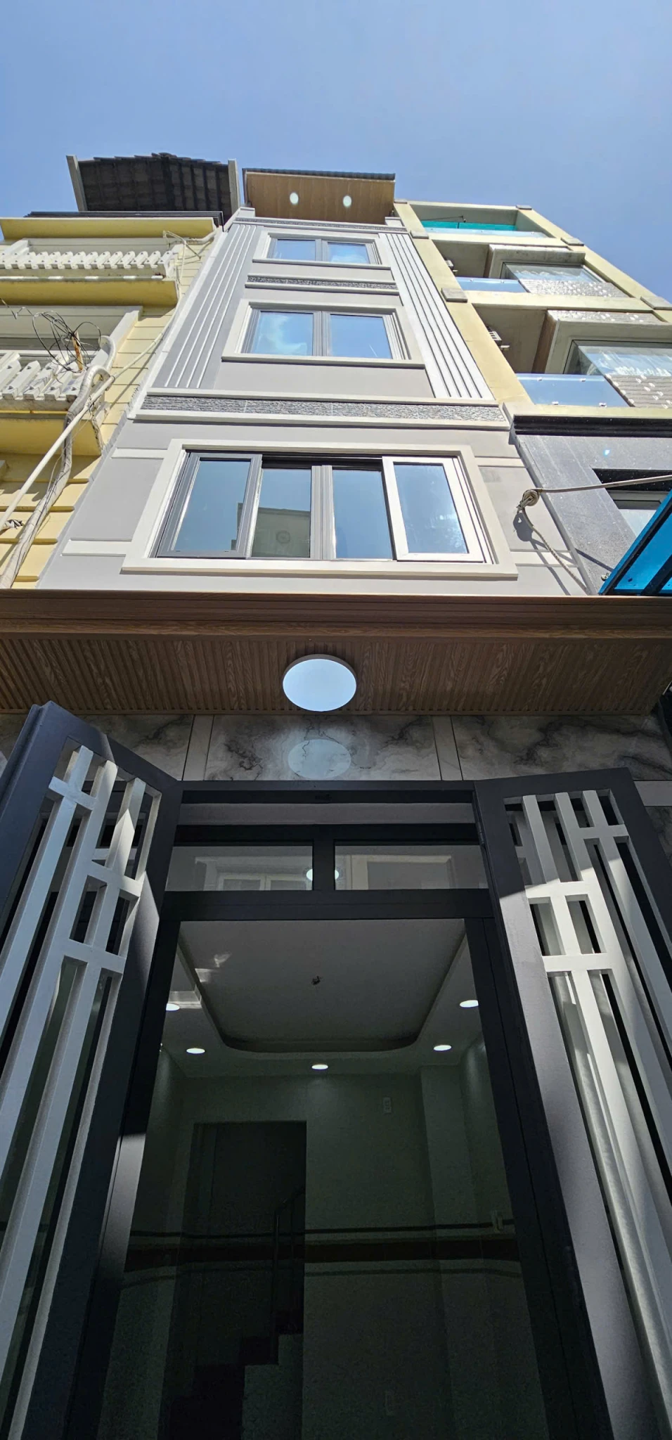 bán nhà Mặt tiền xe hơi  Q4 
Diện tích sd 105 m2  có 4đ