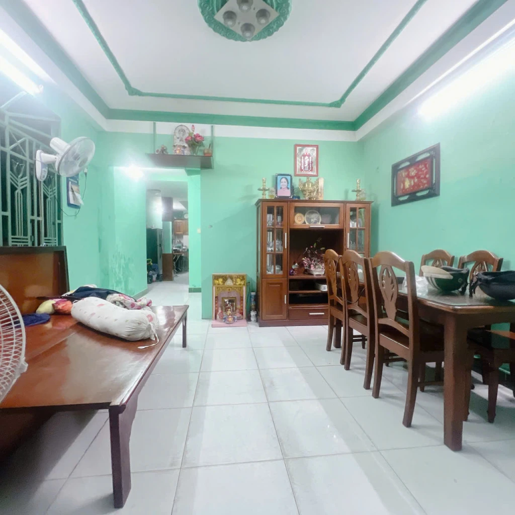 NGANG 9.2 DÀI 8 M
3 TẦNG CÓ 70 TRIỆU 
ĐỐI DIỆN Q1