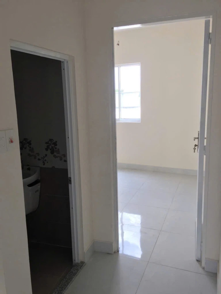 BÁN NHÀ HẺM 590 NGUYỄN VĂN TẠO - HIỆP PHƯỚC - XE BÁN TẢI NGỦ TRONG NHÀ - LÔ GÓC 3 MẶT HẺM THOÁNG MÁT - CÓ CỬA HẬU SAU LƯNG