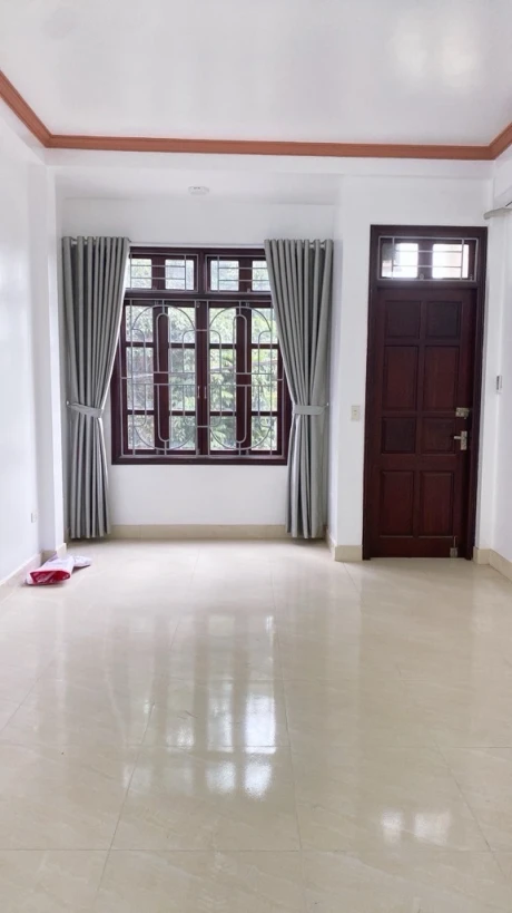 Bán nhà mặt phố yên sở 4 tầng dân xây ô chờ thang máy hoàng mai