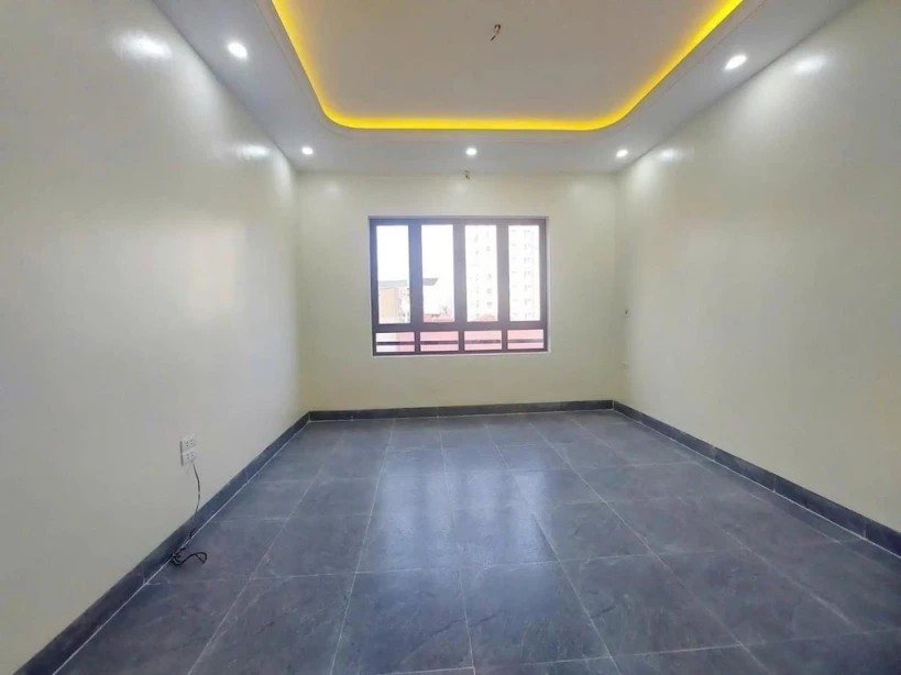 Bán nhà lĩnh nam 6 tầng long lanh gần phố hoàng mai