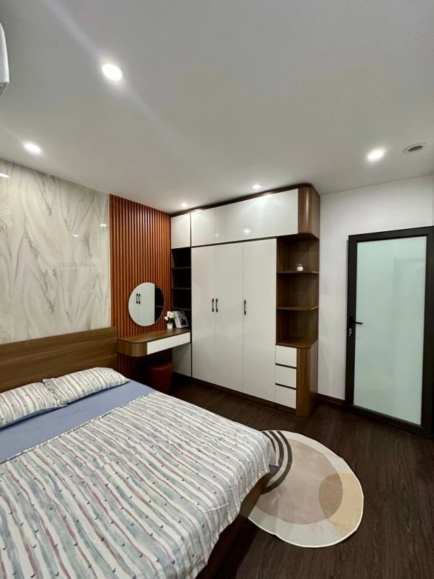 Bán nhà tâpj thể tầng 1 đền lừ long lanh 100M ngõ thông kinh doanh nhỏ hoàng mai