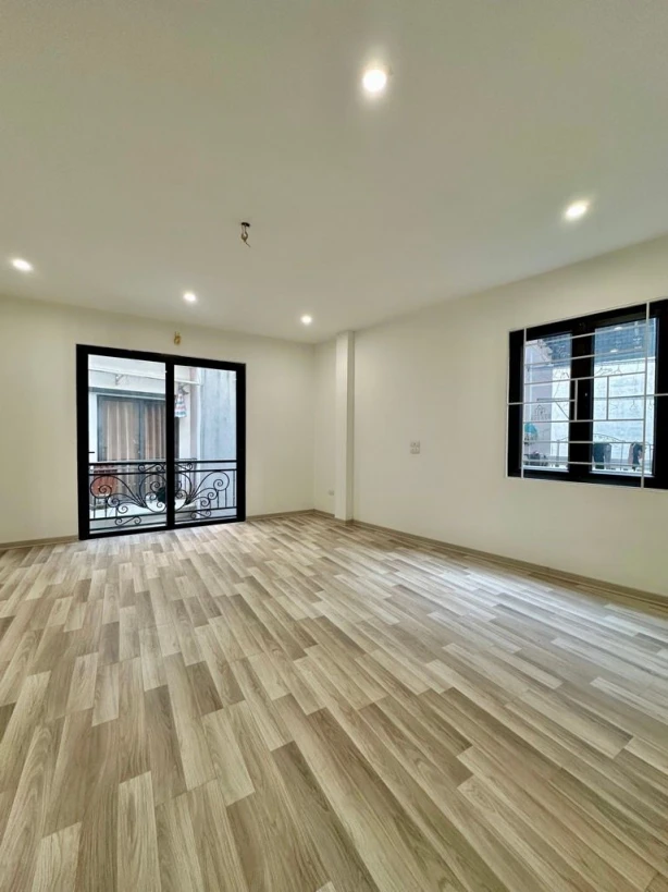 Bán siêu phẩm nhà trần khát chân 5 tầng thang máy long lanh lô góc sát phố hai bà trưng