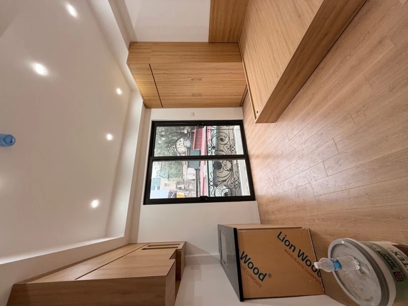 Bán nhà dòng tiền nguyễn đức cảnh 6 tầng thang máy long lanh hoàng mai