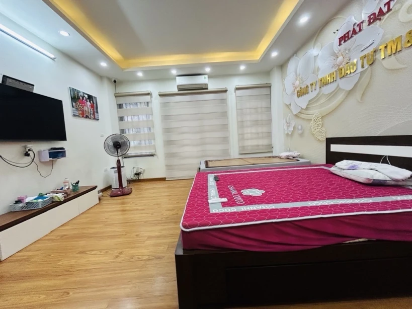 Bán siêu phẩm nhà phân lô yên lạc 5 tầng thang máy long lanh dân xây lô góc ô tô hai bà trưng