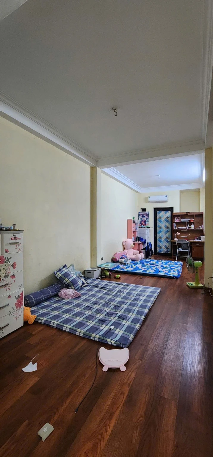 Mặt phố tam trinh siêu hiếm bán nhà 5 tầng long lanh dân xây 2 thoáng hoàng mai