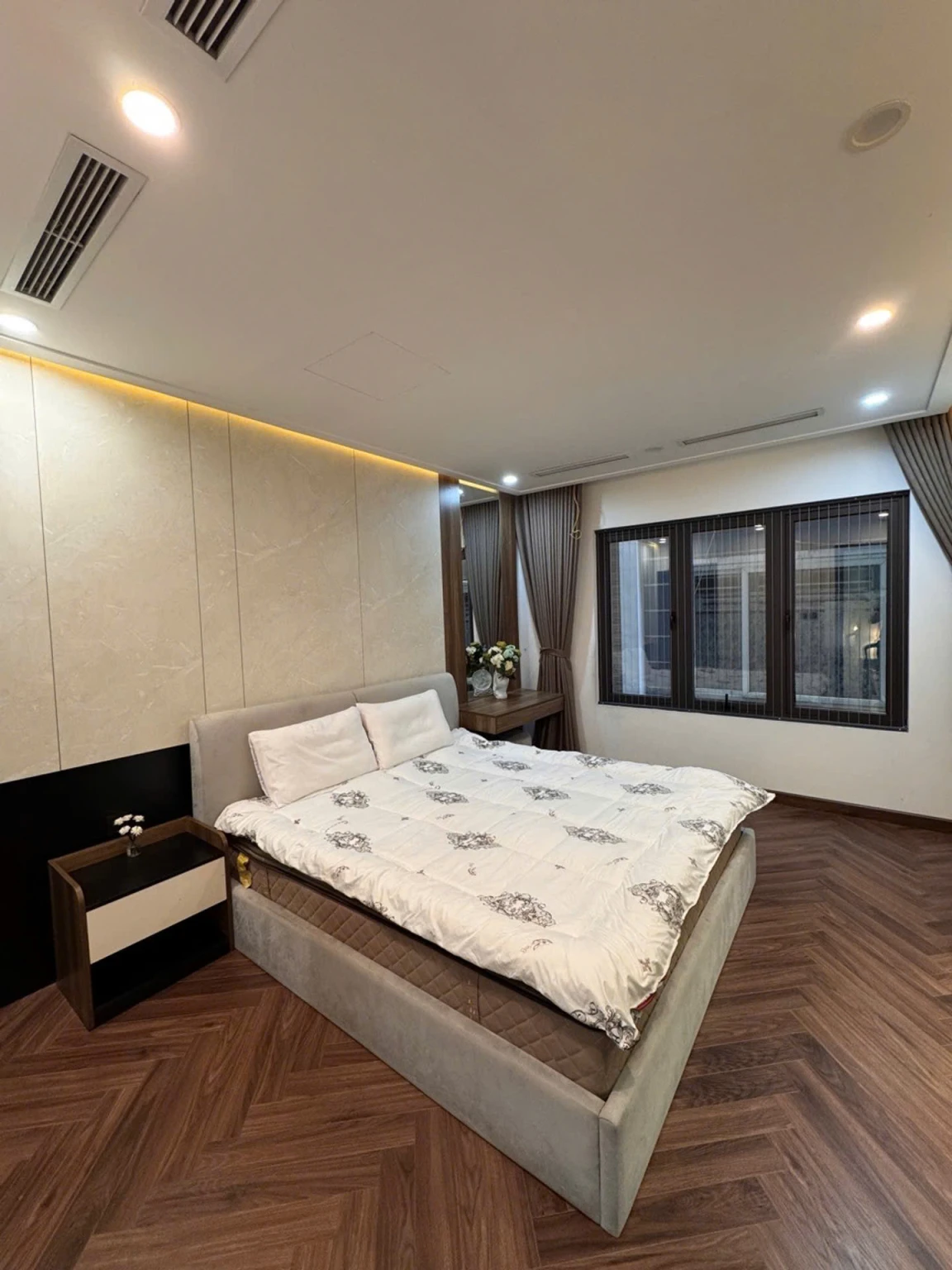 Bán siêu phâm nhà bạch mai 6 tầng long lanh đẳng cấp đại gia hai bà trưng