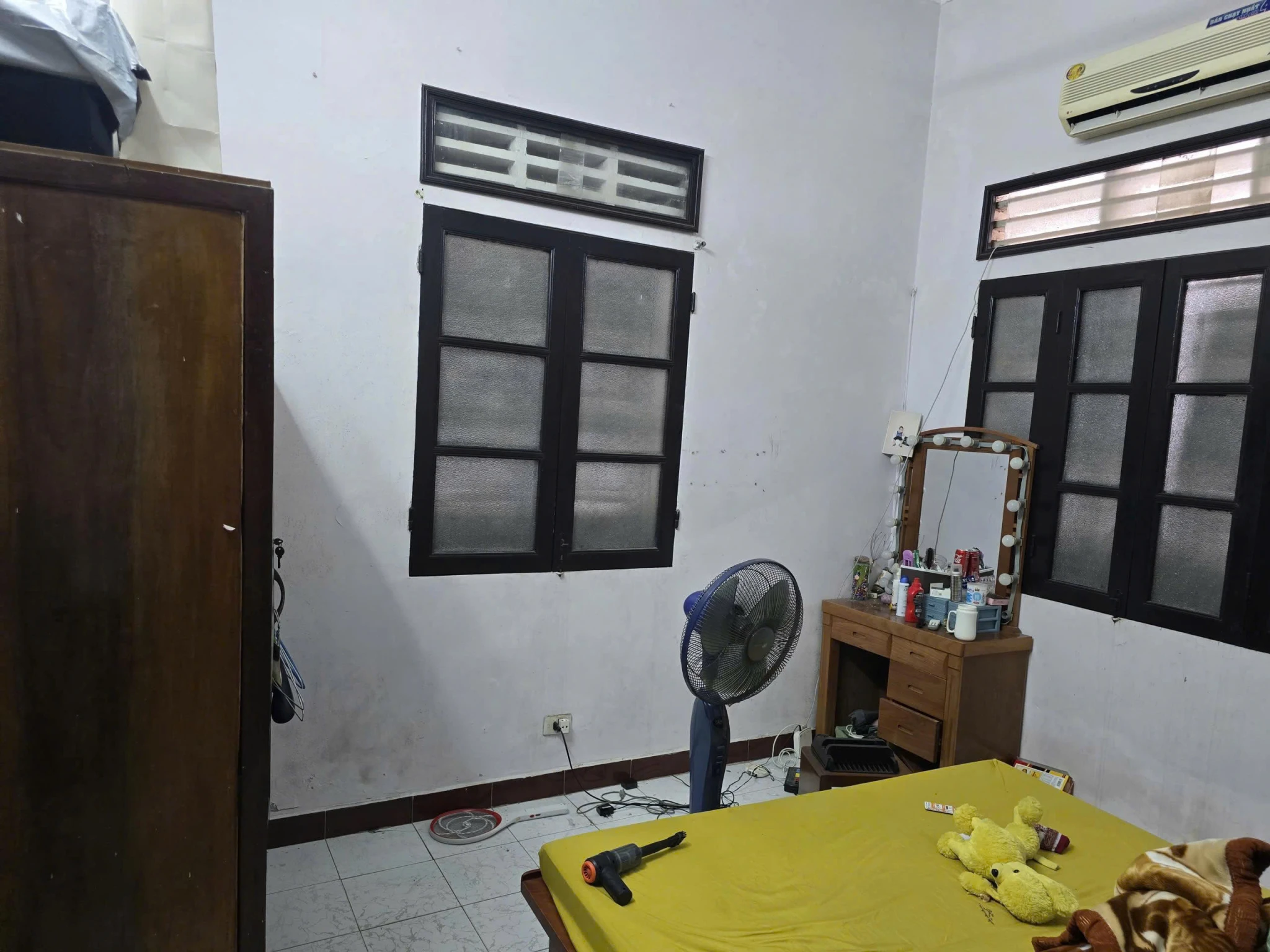 Bán 104M tặng nhà vF3 thông 8M ô tô tránh đường hoàng mai