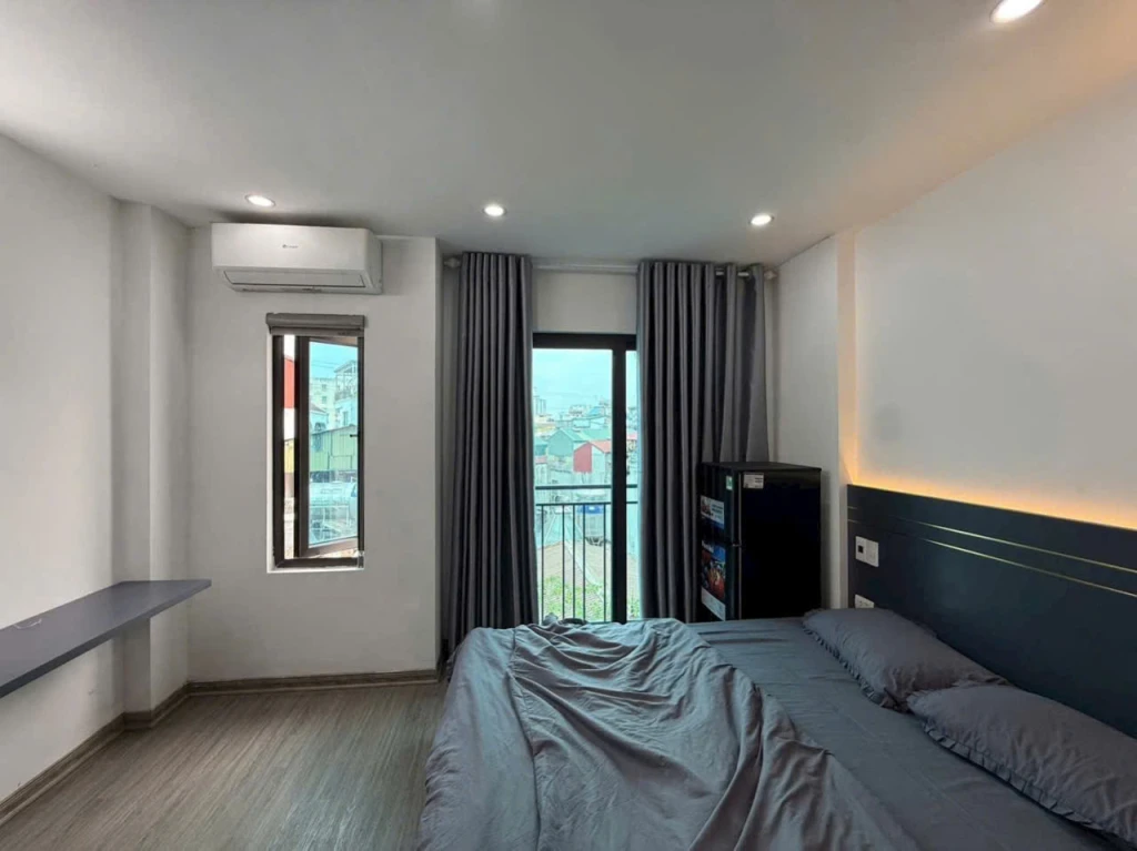Bán nhà tam trinh 6 tầng long lanh 2 mặt ngõ cách phố 90M hoàng mai