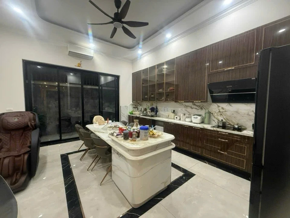 Bán nhà liền kề louis city tân mai 5 tầng thang máy long lanh hoàng mai