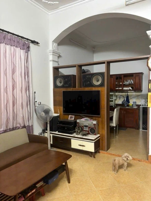 Bán 117m nguyễn khoái tặng nhà ngõ thông hoàng mai