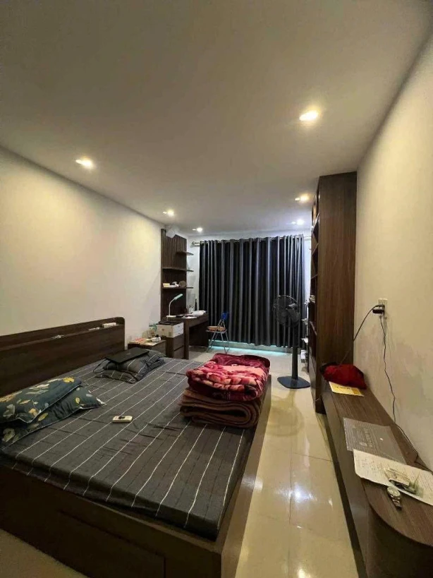 Bán nhà hồng mai 5 tầng long lanh ô tô tránh kinh doanh hai bà trưng