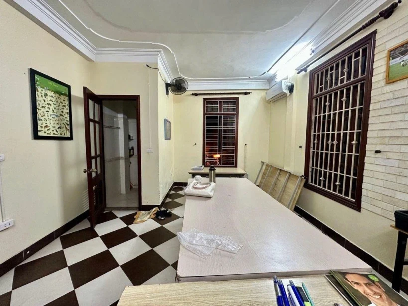 Bán nhà lãng yên trần khát chân 5 tầng lô góc VF3 đỗ cửa 1 nhà ra phố hai bà trưng