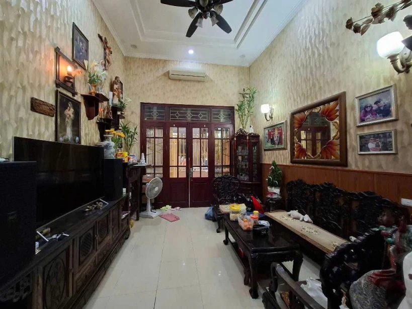 Lò đúc bán 50M tặng nhà 3 tầng gần phố hai bà trưng