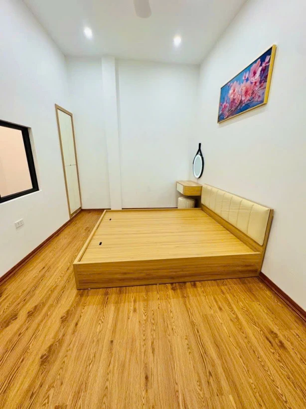 Nhỉnh 3 tỷ bán nhà 4 tầng long lanh ngõ 160 đường hoàng mai