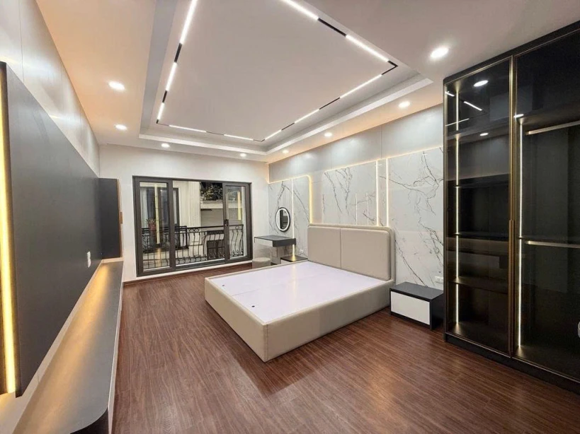 Bán nhà phân lô 6 tầng thang máy long lanh 2 thoáng ngõ 299 đường hoàng mai