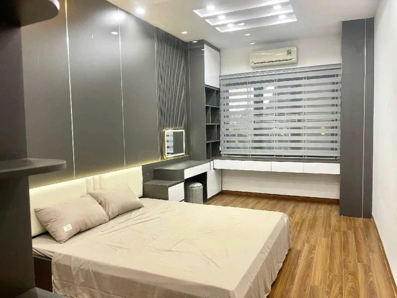 Bán nhà trương định 5 tầng long lanh ở ngay ngõ thông hai bà trưng