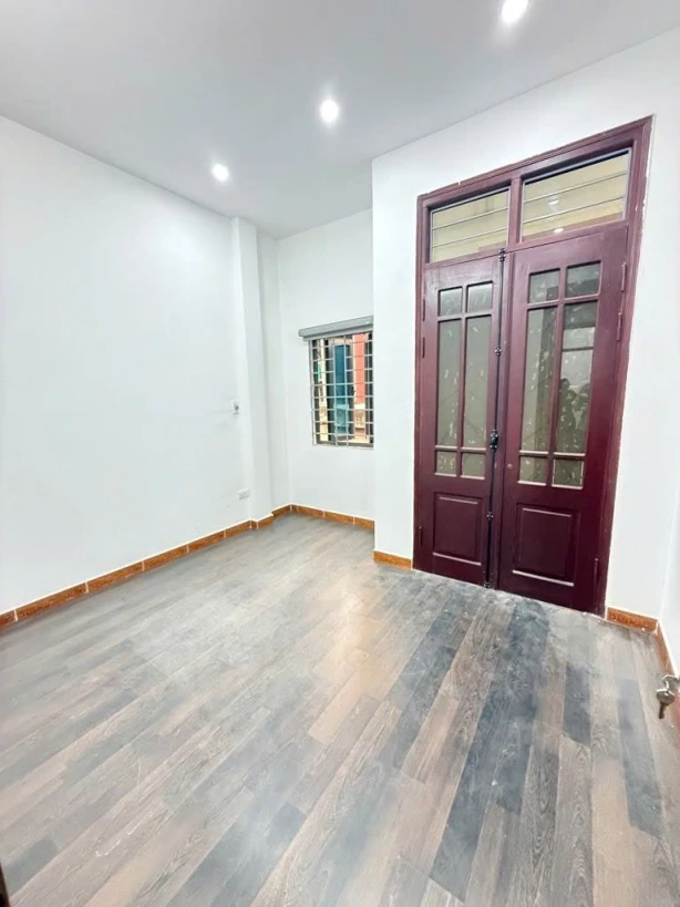 Bán nhà vĩnh hưng 4 tầng dân xây lô góc phân lô hoàng mai