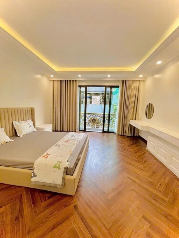 Bán nhà vĩnh hưng 6 tầng thang máy long lanh VF3 thông sát phố hoàng mai