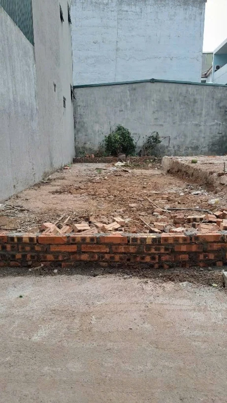 Rẻ nhất khu vực phố trạm bán 51M đất rất gần phố long biên